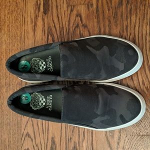 Vince Camuto New gray camo slip on sneakers. Size 8